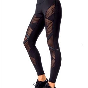 alo elevate leggings with mesh cutouts